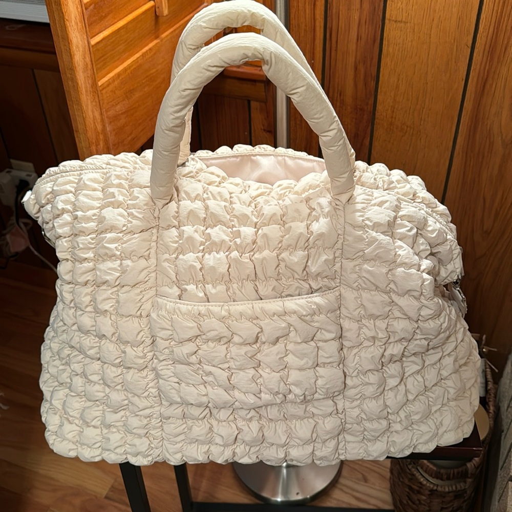 Overnight duffle bag - gently used in excellent condition